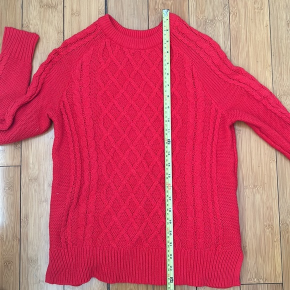 Red Crewneck Cable Knit Sweater - Old Navy S - Picture 8 of 8